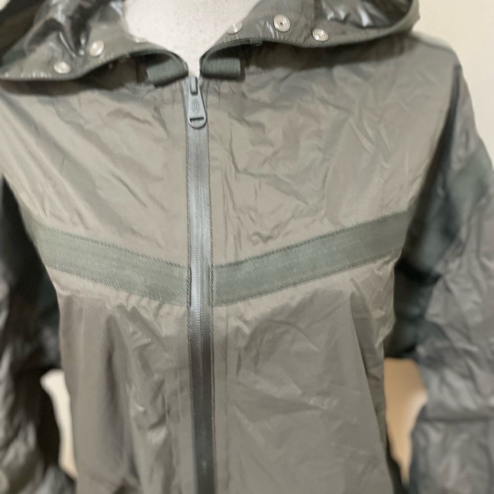 NWT Free  people- Rain Check Packable
Waterproof Jacket size XS
Retail $168 - Picture 8 of 12